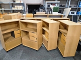 90euro gab. Zviedru plaukts uz ritentiņiem ar žalūzijas durvīm un atvilktņu bloku. Platums 80cm, dziļums 40cm, augstums 120cm.