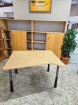Kinnarps regulējams galds - 120euro/gab. Galda virsma: 97cm x 119cm Metāla rāmis ar regulējamām kājām: 62cm-83cm Pieejami vairāki mēbeļu veikalā.